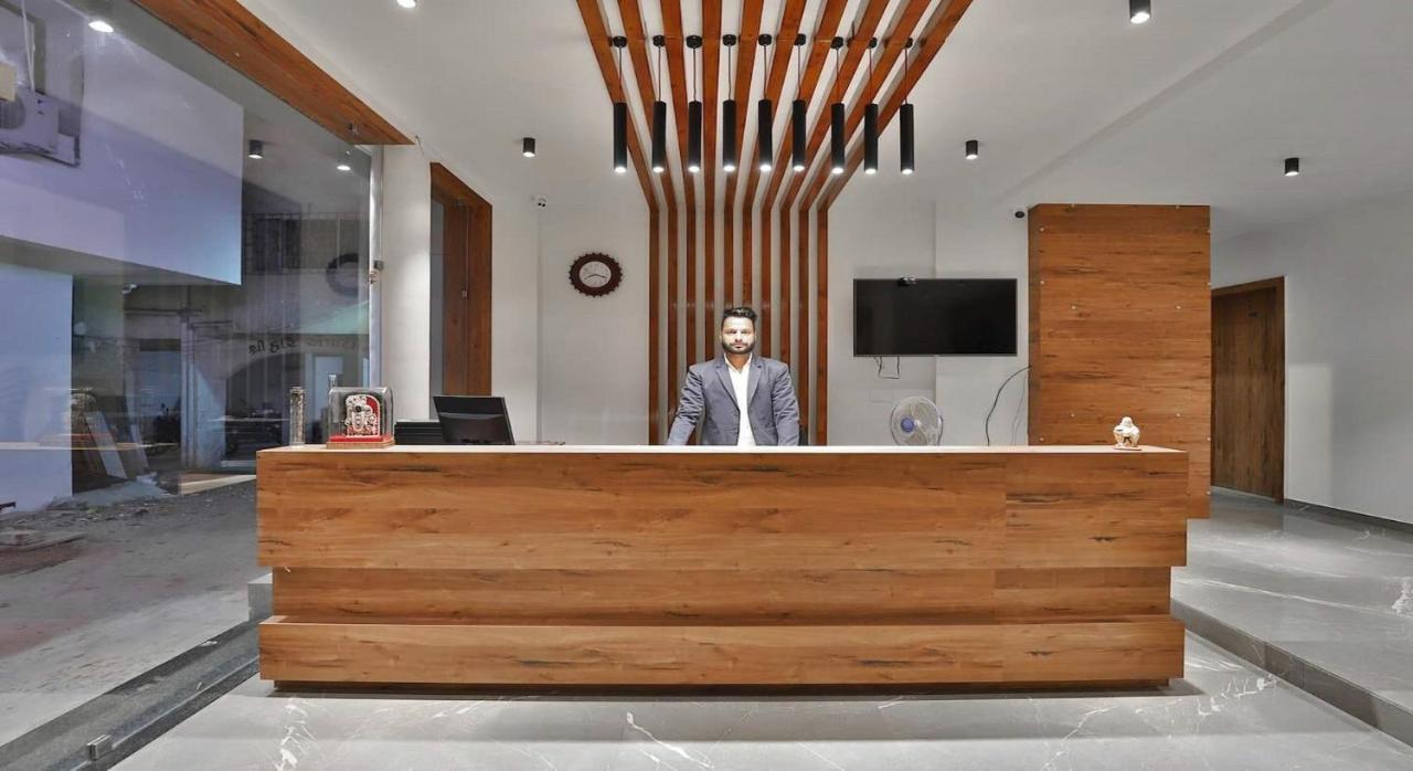 Hotel Kuber Dwarka  Luaran gambar